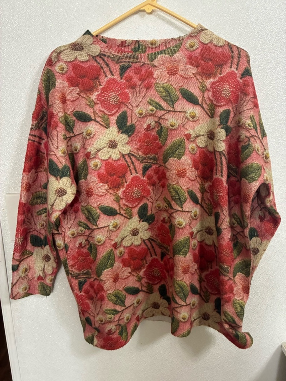 striking Floral Crewneck Sweater in Pink and Red Light Weight ( measurements) M